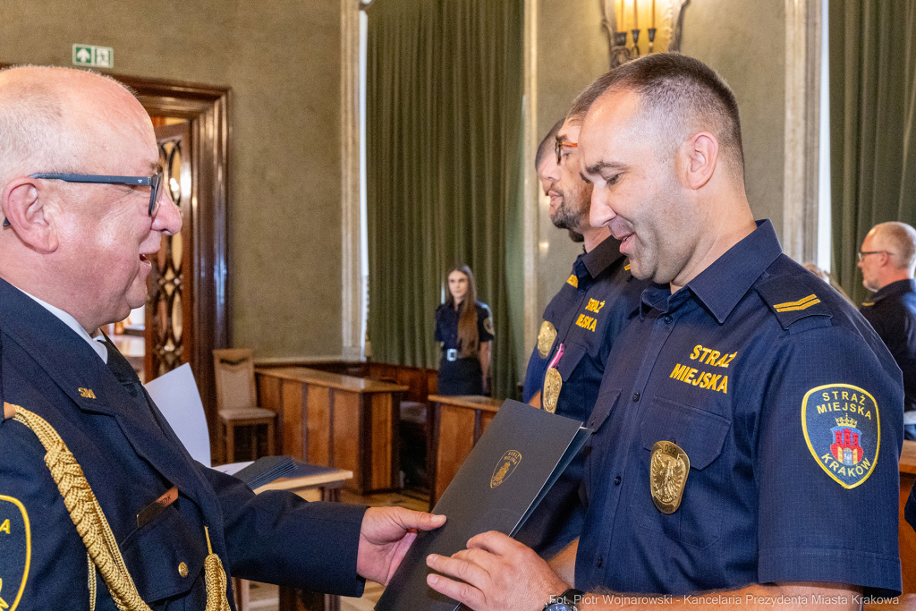 Straż Miejska, Miszalski, Majchrowski, odznaczenia, uroczystość, awanse, Dzień Straży Miejskiej  Autor: P. Wojnarowski