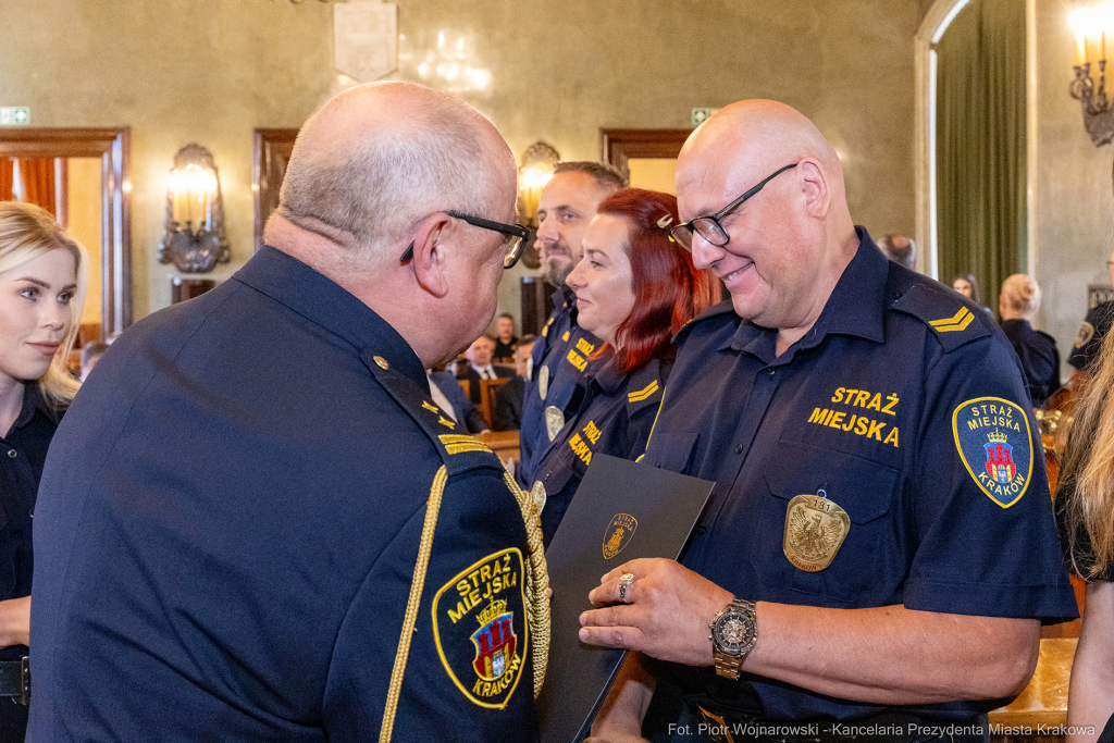 Straż Miejska, Miszalski, Majchrowski, odznaczenia, uroczystość, awanse, Dzień Straży Miejskiej  Autor: P. Wojnarowski