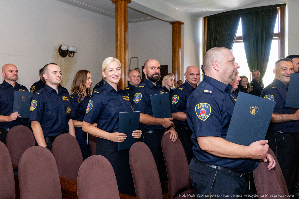 Straż Miejska, Miszalski, Majchrowski, odznaczenia, uroczystość, awanse, Dzień Straży Miejskiej  Autor: P. Wojnarowski