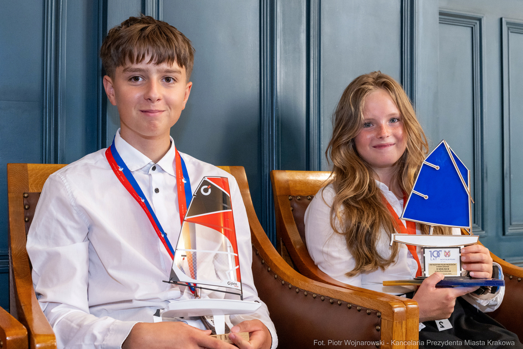 pw_337_002_fot. piotr wojnarowski.jpg-Sęk, żeglarze, Horn, medaliści  Autor: P. Wojnarowski