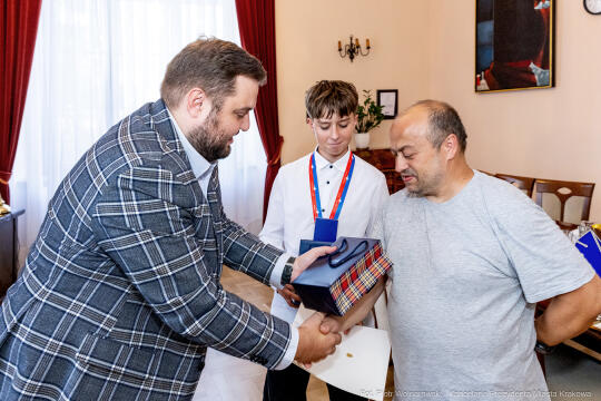 pw_337_011_fot. piotr wojnarowski.jpg-Sęk, żeglarze, Horn, medaliści