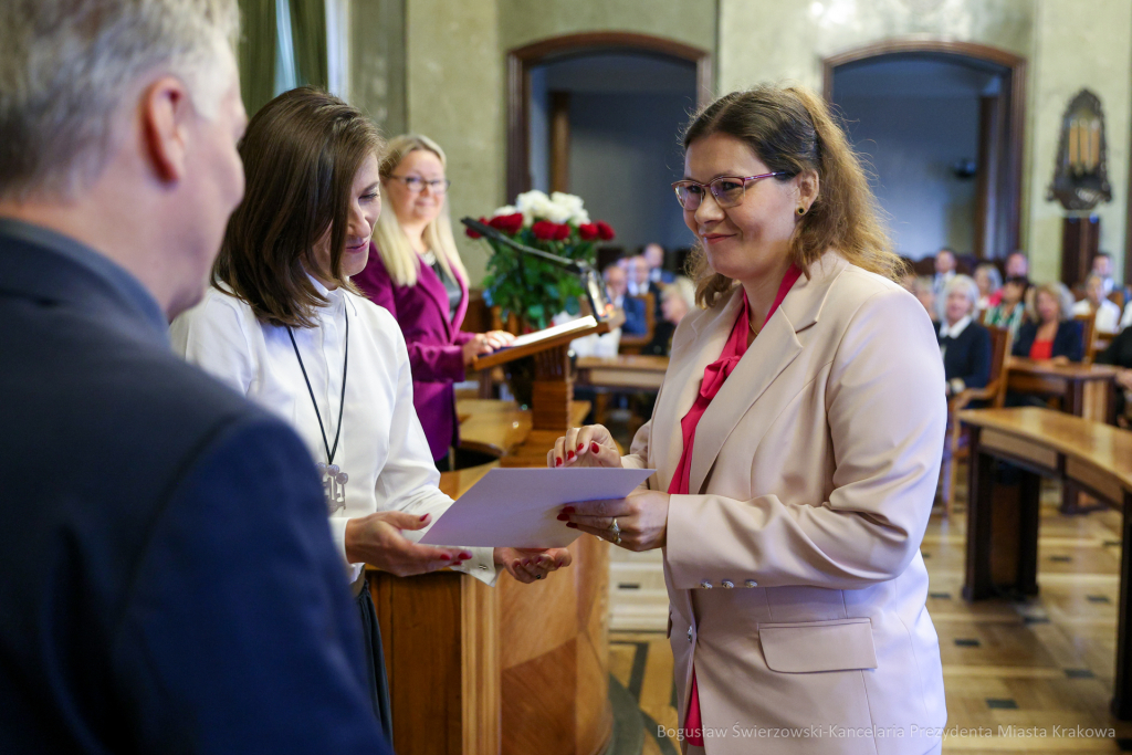 wręczenie, nagrody prezydenta, Klaman, nauczyciele, dyrektorzy, Domańska, Pasek  Autor: B. Świerzowski