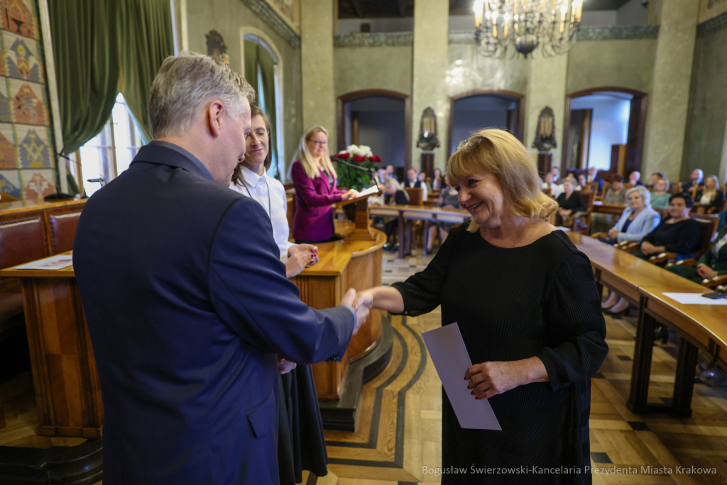 wręczenie, nagrody prezydenta, Klaman, nauczyciele, dyrektorzy, Domańska, Pasek  Autor: B. Świerzowski