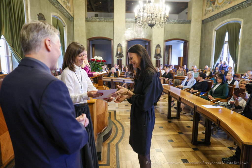 wręczenie, nagrody prezydenta, Klaman, nauczyciele, dyrektorzy, Domańska, Pasek  Autor: B. Świerzowski