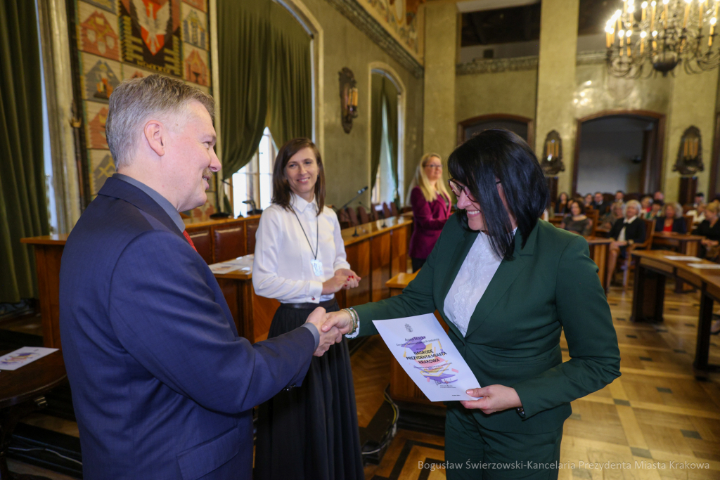 wręczenie, nagrody prezydenta, Klaman, nauczyciele, dyrektorzy, Domańska, Pasek  Autor: B. Świerzowski