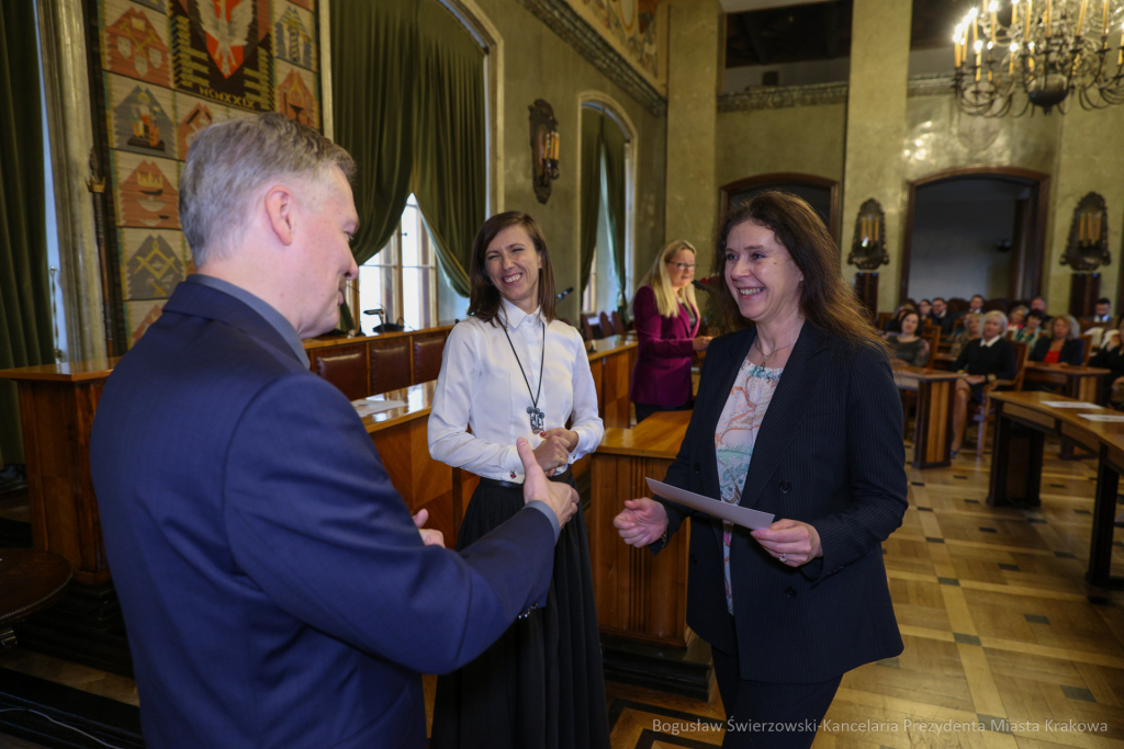 wręczenie, nagrody prezydenta, Klaman, nauczyciele, dyrektorzy, Domańska, Pasek  Autor: B. Świerzowski