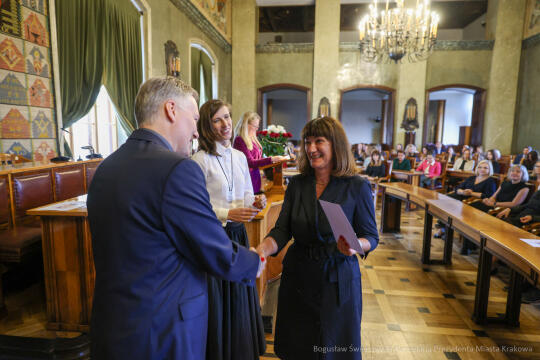 wręczenie, nagrody prezydenta, Klaman, nauczyciele, Domańska, Pasek, przedszkola, podstawowe