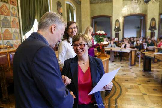 wręczenie, nagrody prezydenta, Klaman, nauczyciele, Domańska, Pasek, przedszkola, podstawowe