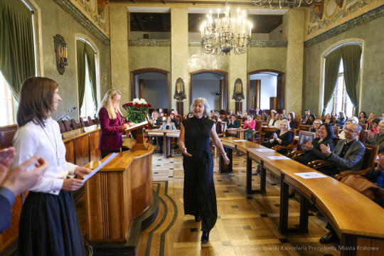 wręczenie, nagrody prezydenta, Klaman, nauczyciele, Domańska, Pasek, przedszkola, podstawowe