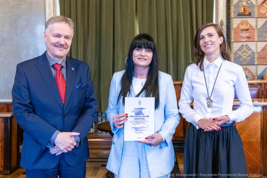 wręczenie, nagrody prezydenta, Klaman, nauczyciele, Domańska, Pasek, przedszkola, podstawowe