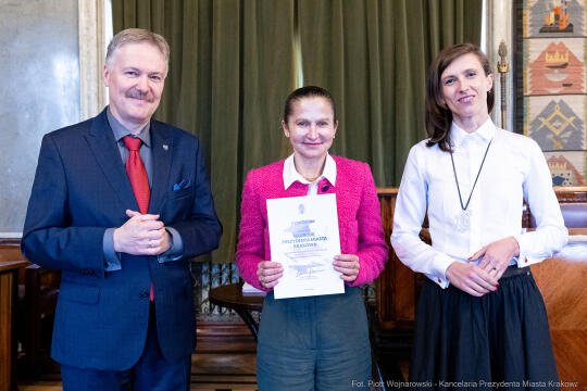 wręczenie, nagrody prezydenta, Klaman, nauczyciele, Domańska, Pasek, przedszkola, podstawowe