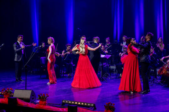 20241013-bsk_7598.jpg-gala operetkowa, Nowa Huta, Sęk, NCK, brylantowe gody