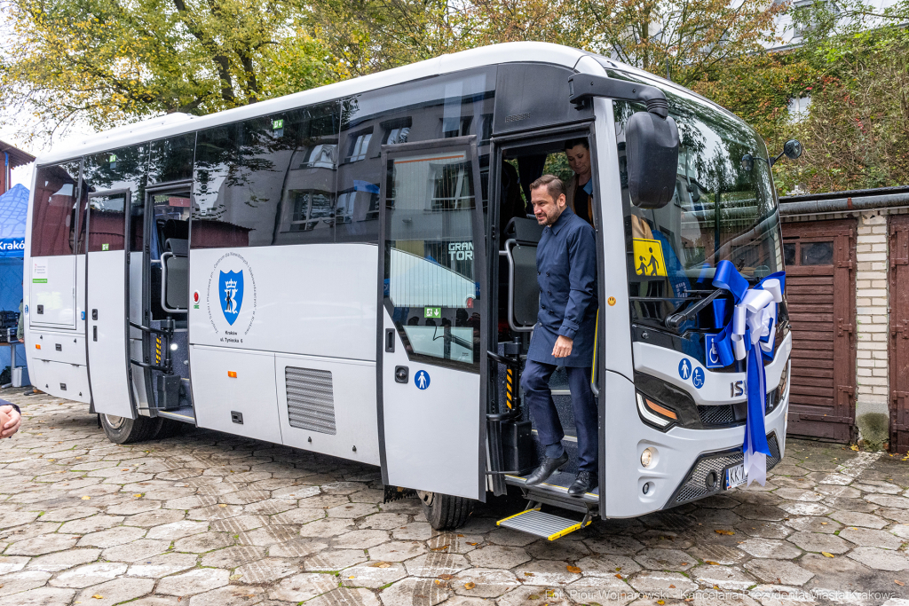 Miszalski, autobus, Centrum dla Niewidomych i Słabowidzących, Tyniecka, Chamielec, Nawratowicz-Stu  Autor: P. Wojnarowski