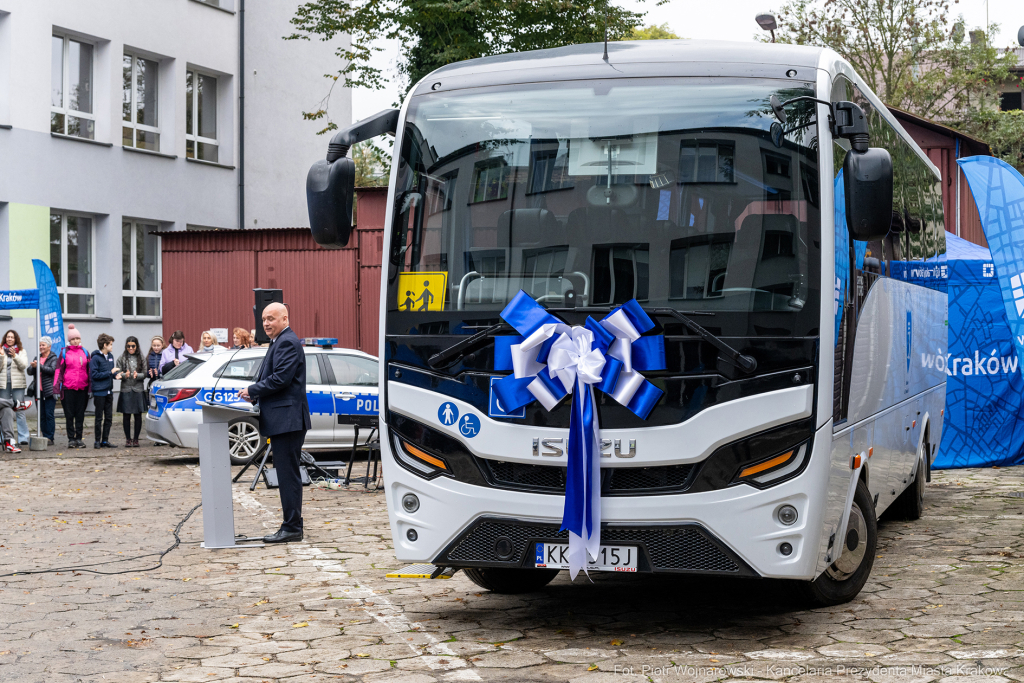 Miszalski, autobus, Centrum dla Niewidomych i Słabowidzących, Tyniecka, Chamielec, Nawratowicz-Stu  Autor: P. Wojnarowski