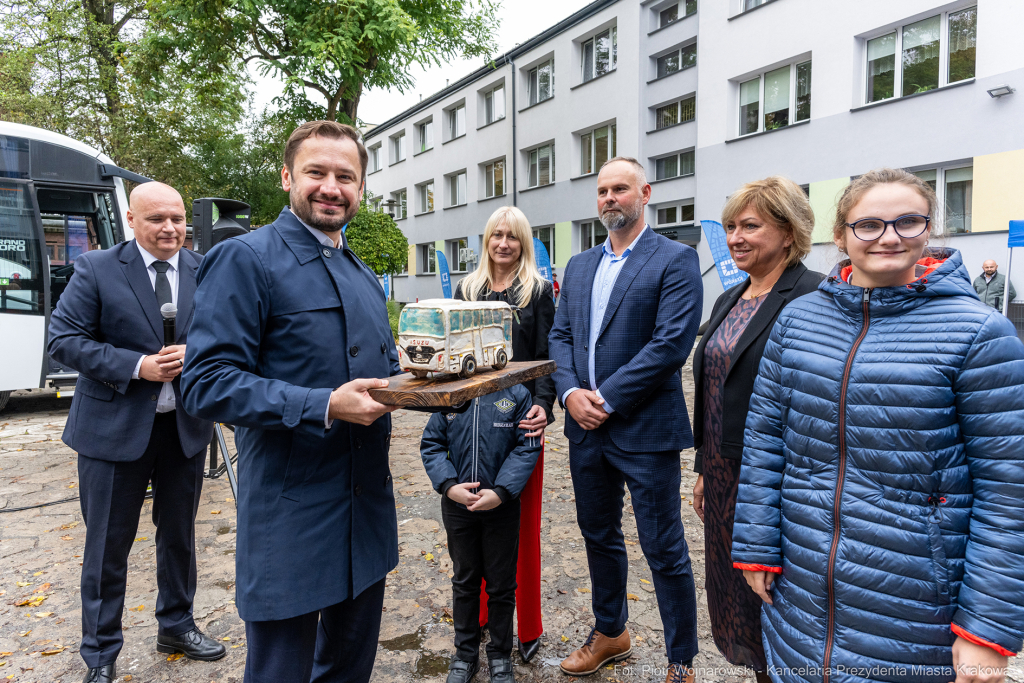 Miszalski, autobus, Centrum dla Niewidomych i Słabowidzących, Tyniecka, Chamielec, Nawratowicz-Stu  Autor: P. Wojnarowski