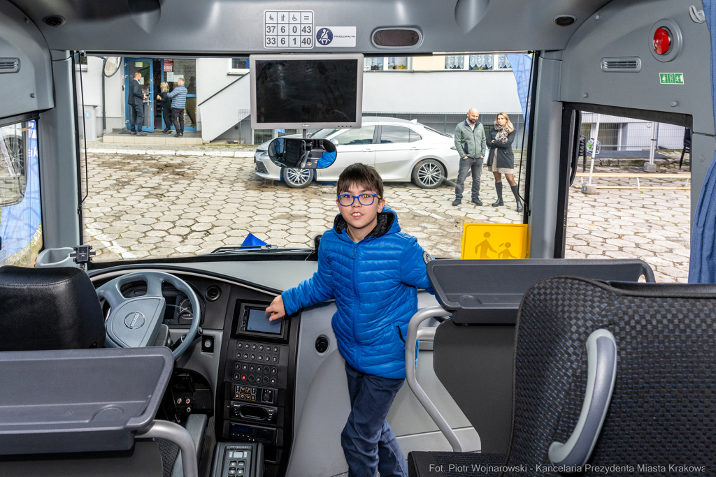 Miszalski, autobus, Centrum dla Niewidomych i Słabowidzących, Tyniecka, Chamielec, Nawratowicz-Stu  Autor: P. Wojnarowski