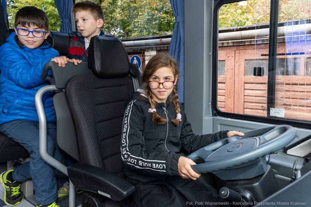 Miszalski, autobus, Centrum dla Niewidomych i Słabowidzących, Tyniecka, Chamielec, Nawratowicz-Stu  Autor: P. Wojnarowski