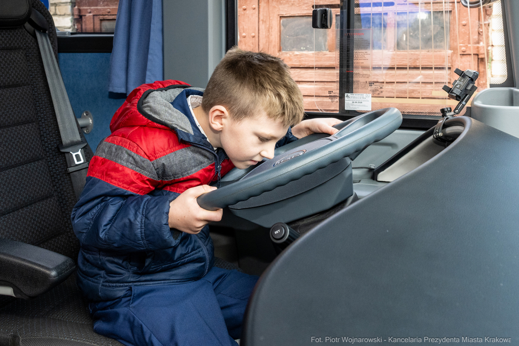 Miszalski, autobus, Centrum dla Niewidomych i Słabowidzących, Tyniecka, Chamielec, Nawratowicz-Stu  Autor: P. Wojnarowski