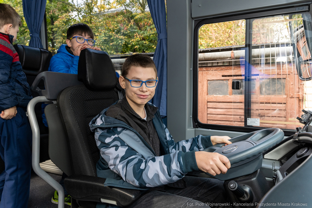 Miszalski, autobus, Centrum dla Niewidomych i Słabowidzących, Tyniecka, Chamielec, Nawratowicz-Stu  Autor: P. Wojnarowski