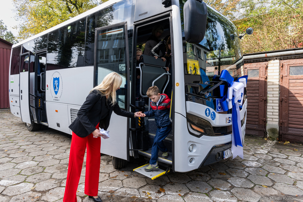 Miszalski, autobus, Centrum dla Niewidomych i Słabowidzących, Tyniecka, Chamielec, Nawratowicz-Stu  Autor: P. Wojnarowski