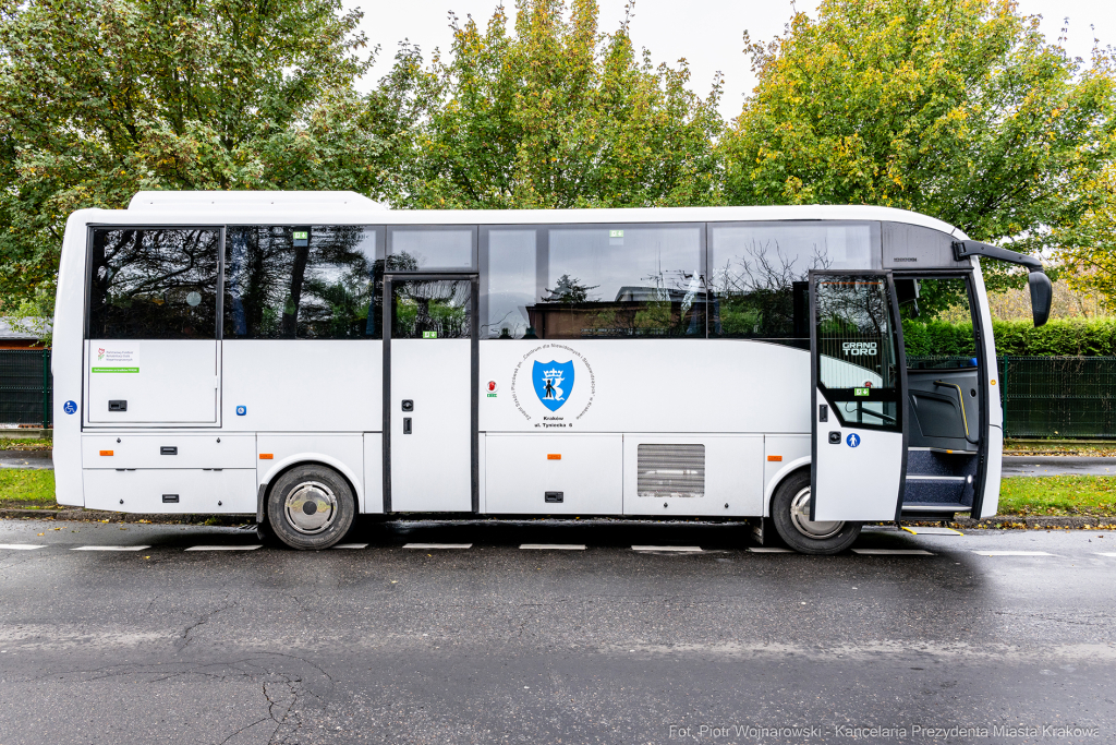 Miszalski, autobus, Centrum dla Niewidomych i Słabowidzących, Tyniecka, Chamielec, Nawratowicz-Stu  Autor: P. Wojnarowski