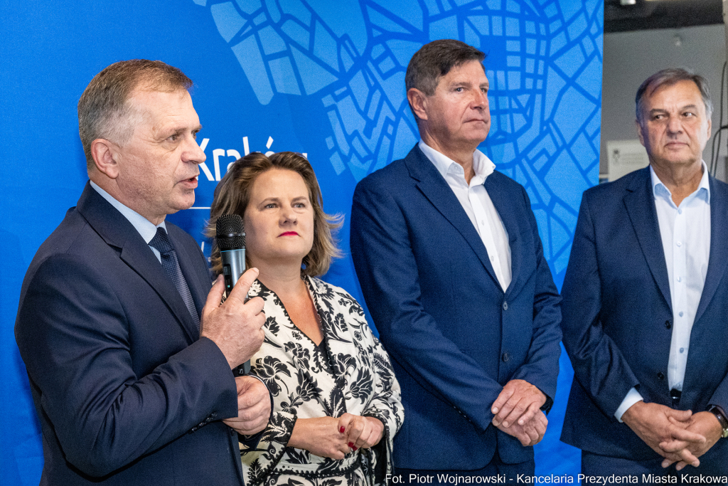 Targi Pracy i Przedsiębiorczości, Mazur, Przedsiębiorca roku, Grodzki Urząd Pracy, Tauron Arena   Autor: P. Wojnarowski