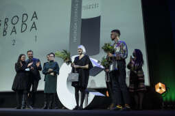 24.10.21 Gala Nagrody Conrada, w centrum laureatka Elżbieta Łapczyńska