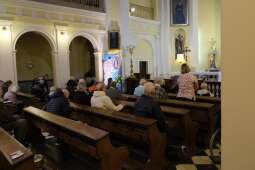 dscf8647.jpg-Zabawa Andrzejkowa 2024 z wieloma ucztami.