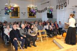 dscf8667.jpg-Zabawa Andrzejkowa 2024 z wieloma ucztami.