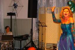 dscf8696.jpg-Zabawa Andrzejkowa 2024 z wieloma ucztami.