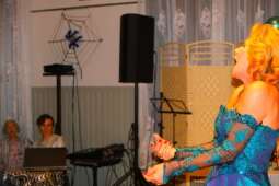 dscf8697.jpg-Zabawa Andrzejkowa 2024 z wieloma ucztami.