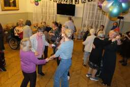 dscf8744.jpg-Zabawa Andrzejkowa 2024 z wieloma ucztami.