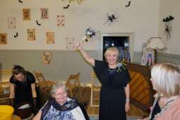 dscf8756.jpg-Zabawa Andrzejkowa 2024 z wieloma ucztami.