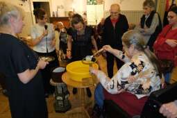 dscf8764.jpg-Zabawa Andrzejkowa 2024 z wieloma ucztami.