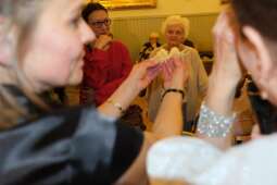 dscf8768.jpg-Zabawa Andrzejkowa 2024 z wieloma ucztami.