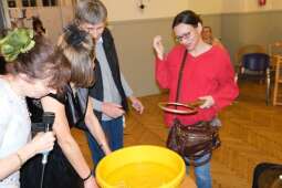 dscf8770.jpg-Zabawa Andrzejkowa 2024 z wieloma ucztami.