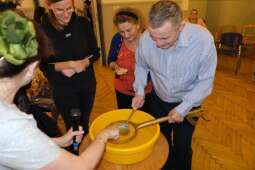 dscf8776.jpg-Zabawa Andrzejkowa 2024 z wieloma ucztami.