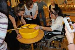 dscf8780.jpg-Zabawa Andrzejkowa 2024 z wieloma ucztami.