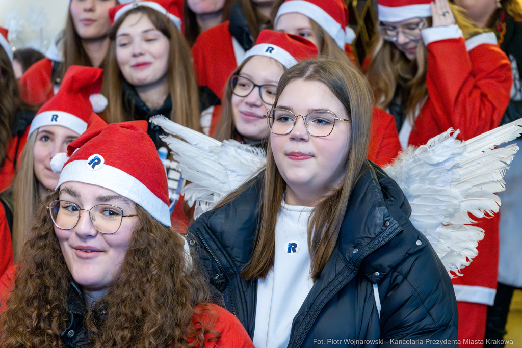 Mikołaje, dzieci, paczki, Miszalski, Szpital Żeromskiego, MPK  Autor: P. Wojnarowski