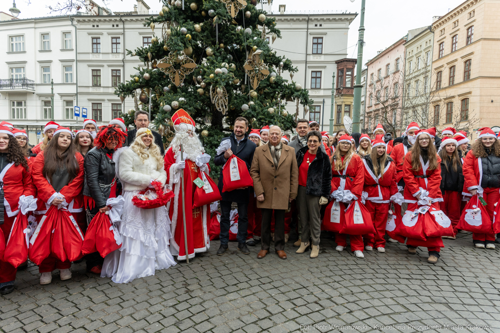 Mikołaje, dzieci, paczki, Miszalski, Szpital Żeromskiego, MPK  Autor: P. Wojnarowski