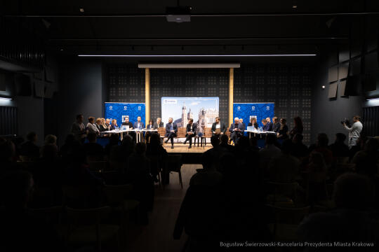 bs-241212-bsk_6019.jpg-Miszalski, Ławeczka