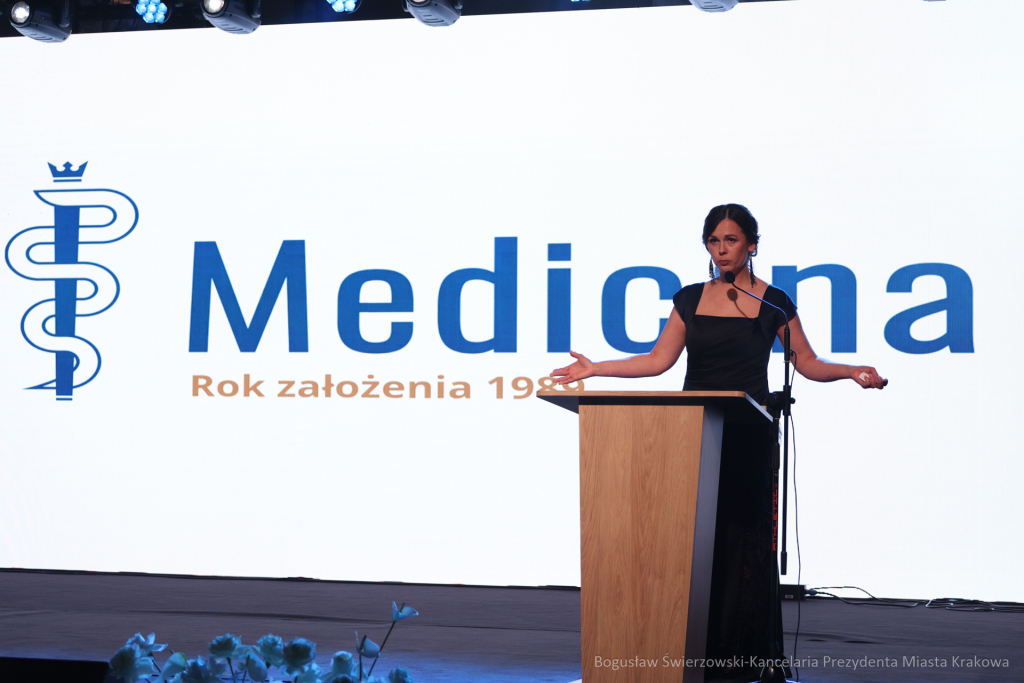 bs-241214-bsk_7232.jpg-gala, Sęk, Medicina  Autor: B. Świerzowski