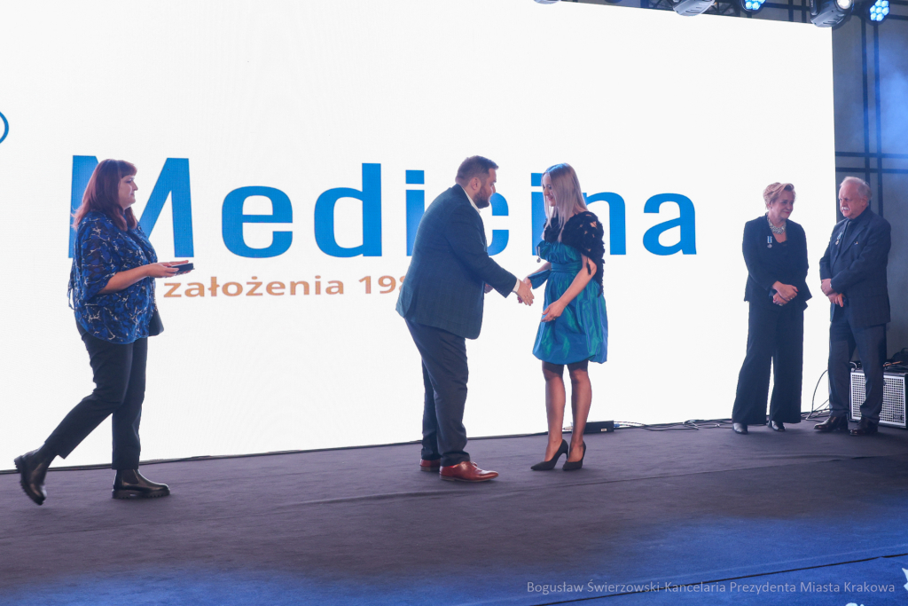 bs-241214-bsk_7524.jpg-gala, Sęk, Medicina  Autor: B. Świerzowski