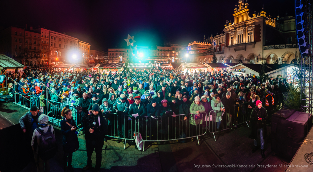 bs-241221-bsk_0180-pano.jpg-Lekcja Śpiewania, Kolędy, Miszalski  Autor: B. Świerzowski