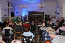 dscf9223.jpg-Jasełka z niespodziankami na Helclów.