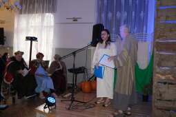 dscf9229.jpg-Jasełka z niespodziankami na Helclów.