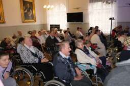 dscf9239.jpg-Jasełka z niespodziankami na Helclów.