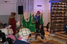 dscf9249.jpg-Jasełka z niespodziankami na Helclów.