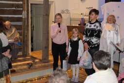 dscf9259.jpg-Jasełka z niespodziankami na Helclów.