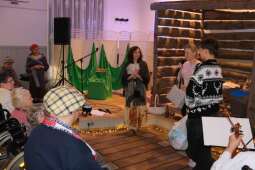 dscf9263.jpg-Jasełka z niespodziankami na Helclów.